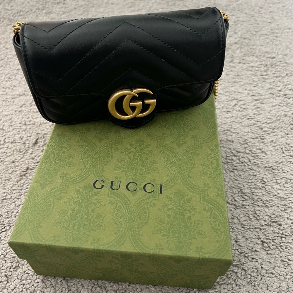 GG Marmont super mini bag